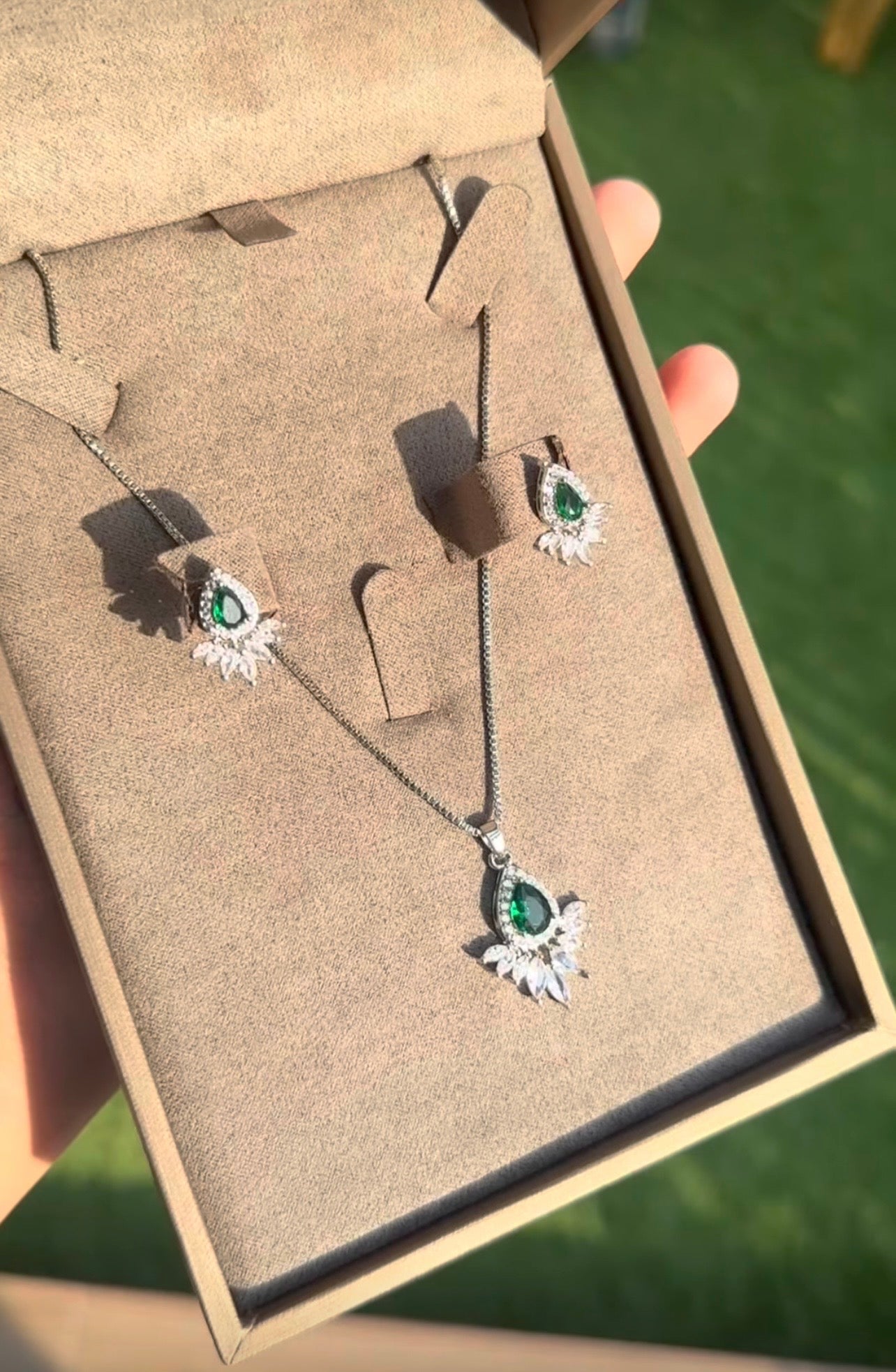 Green Zircon set